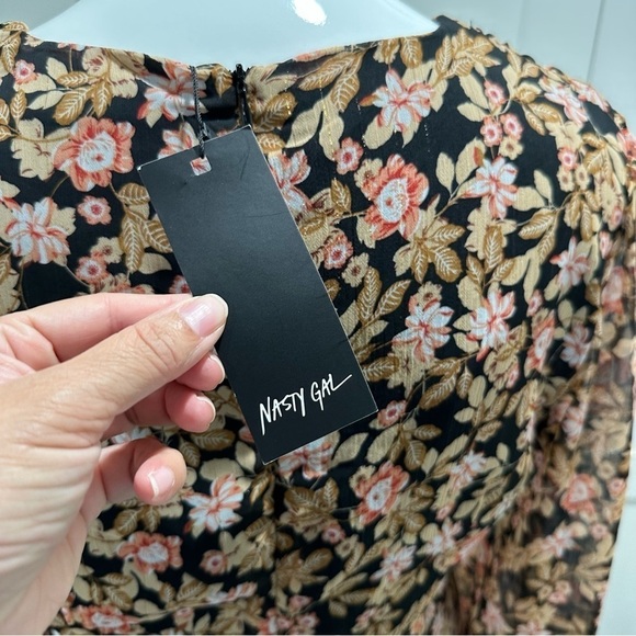 Nasty Gal Floral V Neck Fitted Mini Dress - Picture 8 of 12